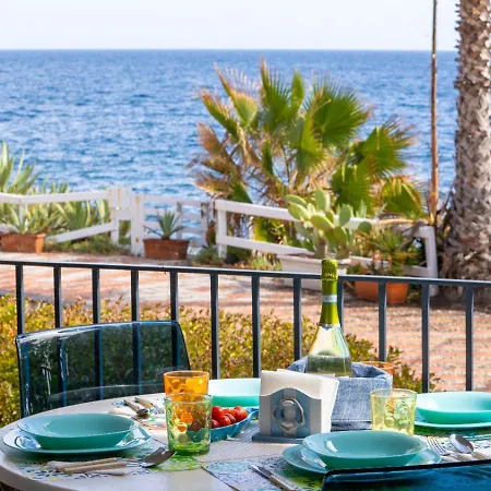 아파트 Galatea Executive Sea View 아치카스텔로